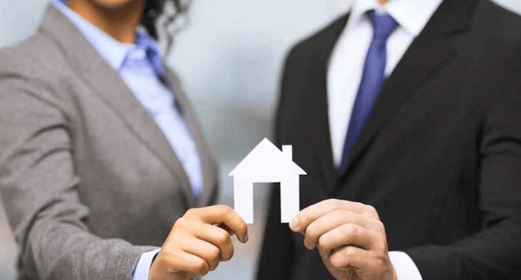How to become a real estate agent?