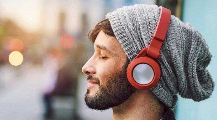 Choose the Best Headphones for Your Phone