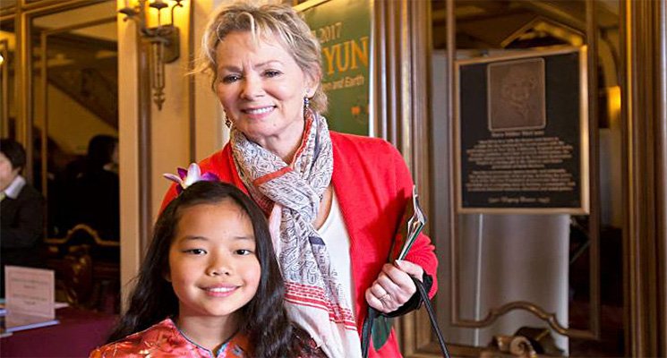 Jean Smart adopted girl from China in May 2009 named Bonnie Kathleen